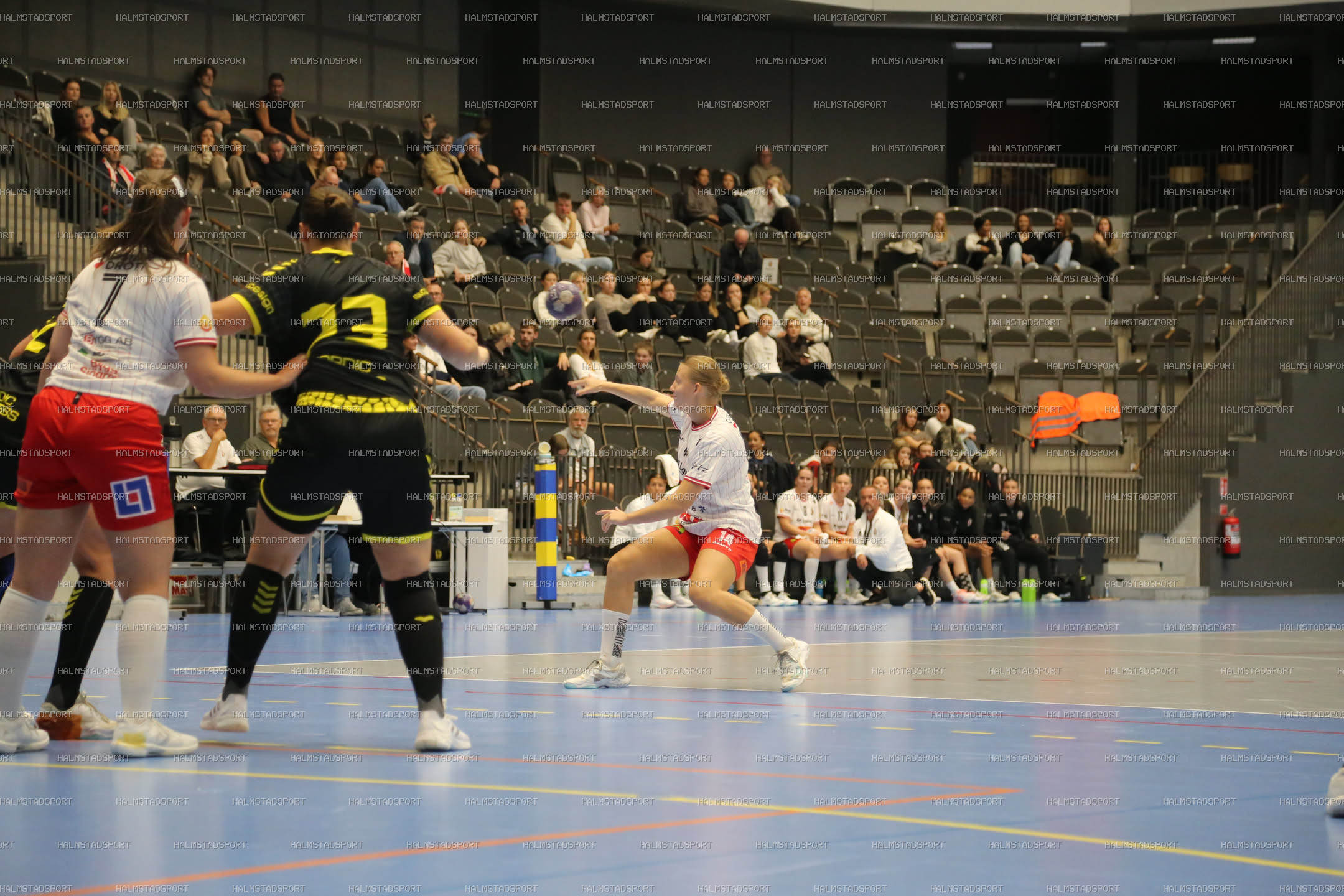 HK Drott - Kärra HF · Foto: Halmstadsport