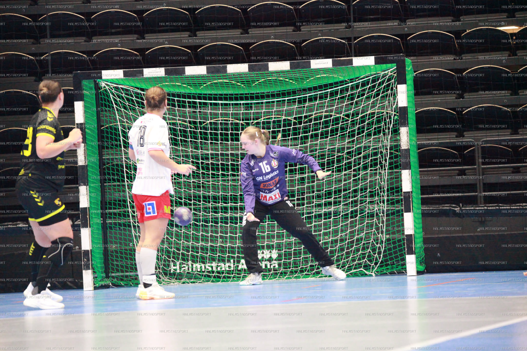 HK Drott - Kärra HF · Foto: Halmstadsport