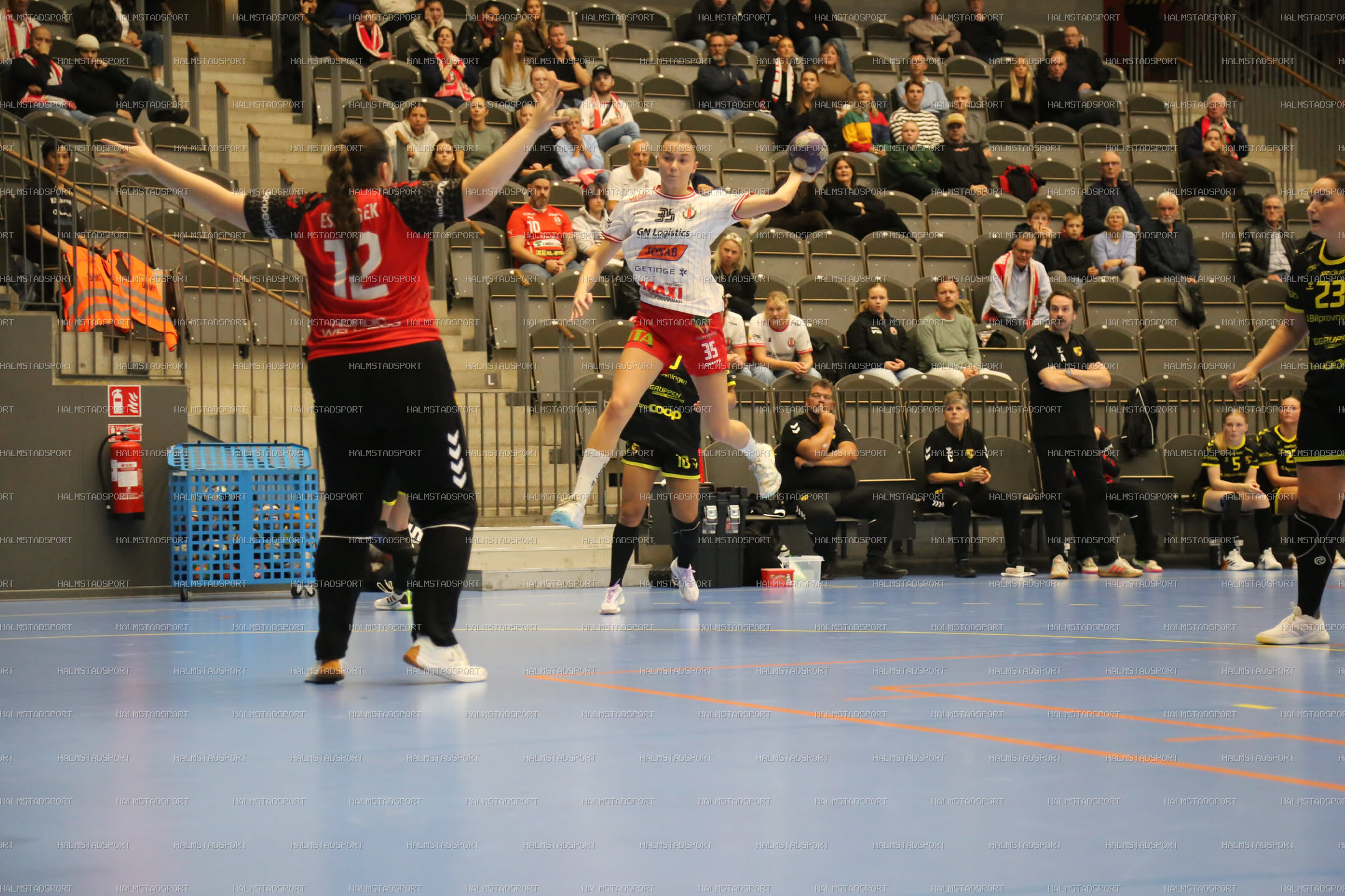 HK Drott - Kärra HF · Foto: Halmstadsport