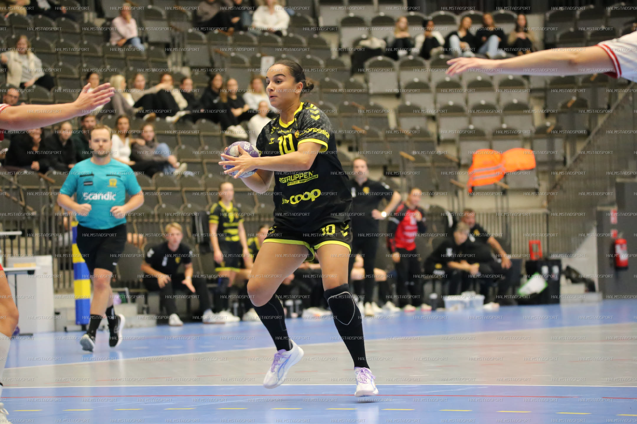 HK Drott - Kärra HF · Foto: Halmstadsport