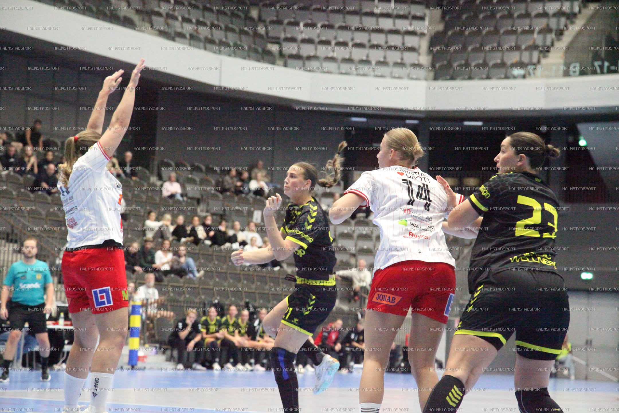 HK Drott - Kärra HF · Foto: Halmstadsport