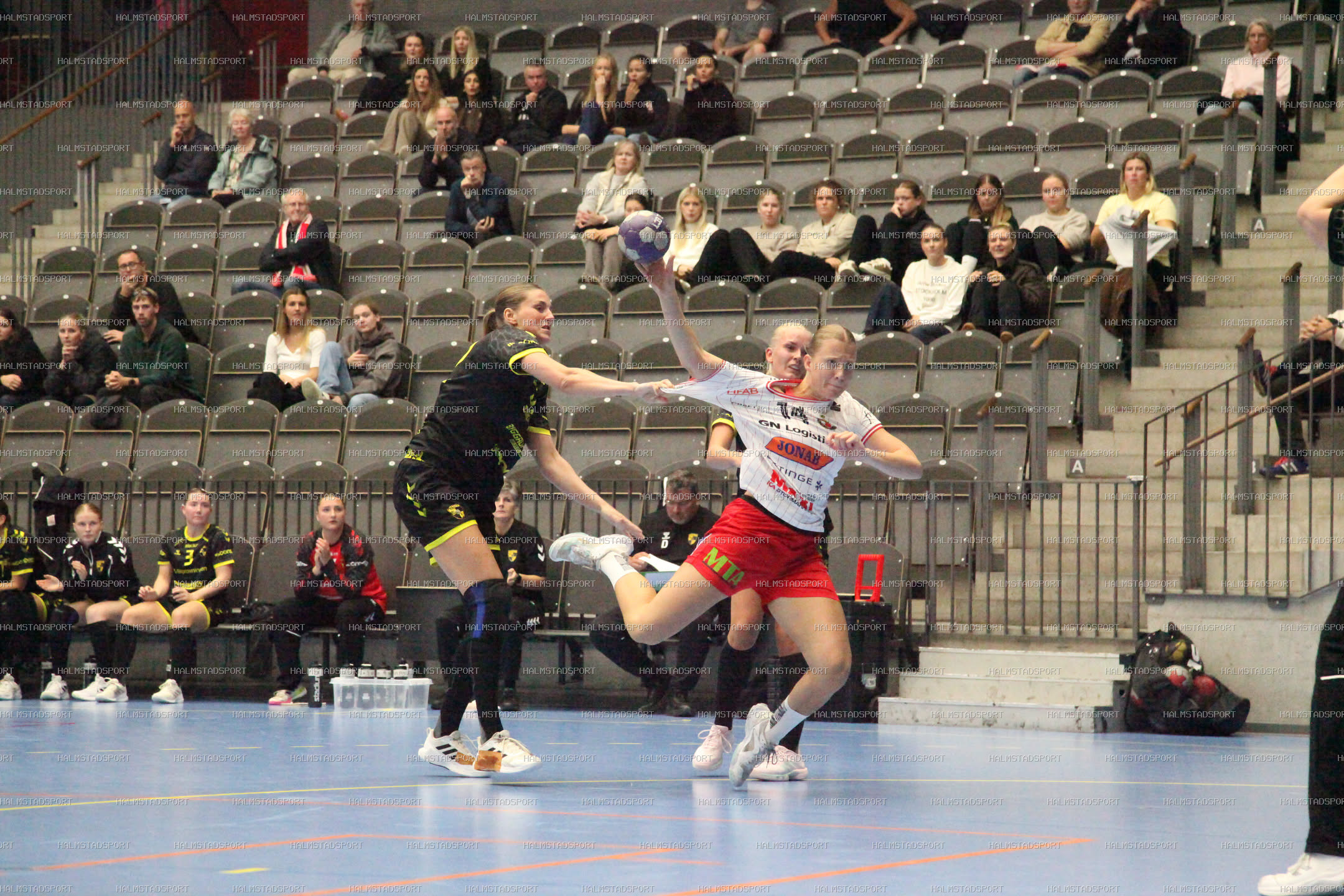 HK Drott - Kärra HF · Foto: Halmstadsport