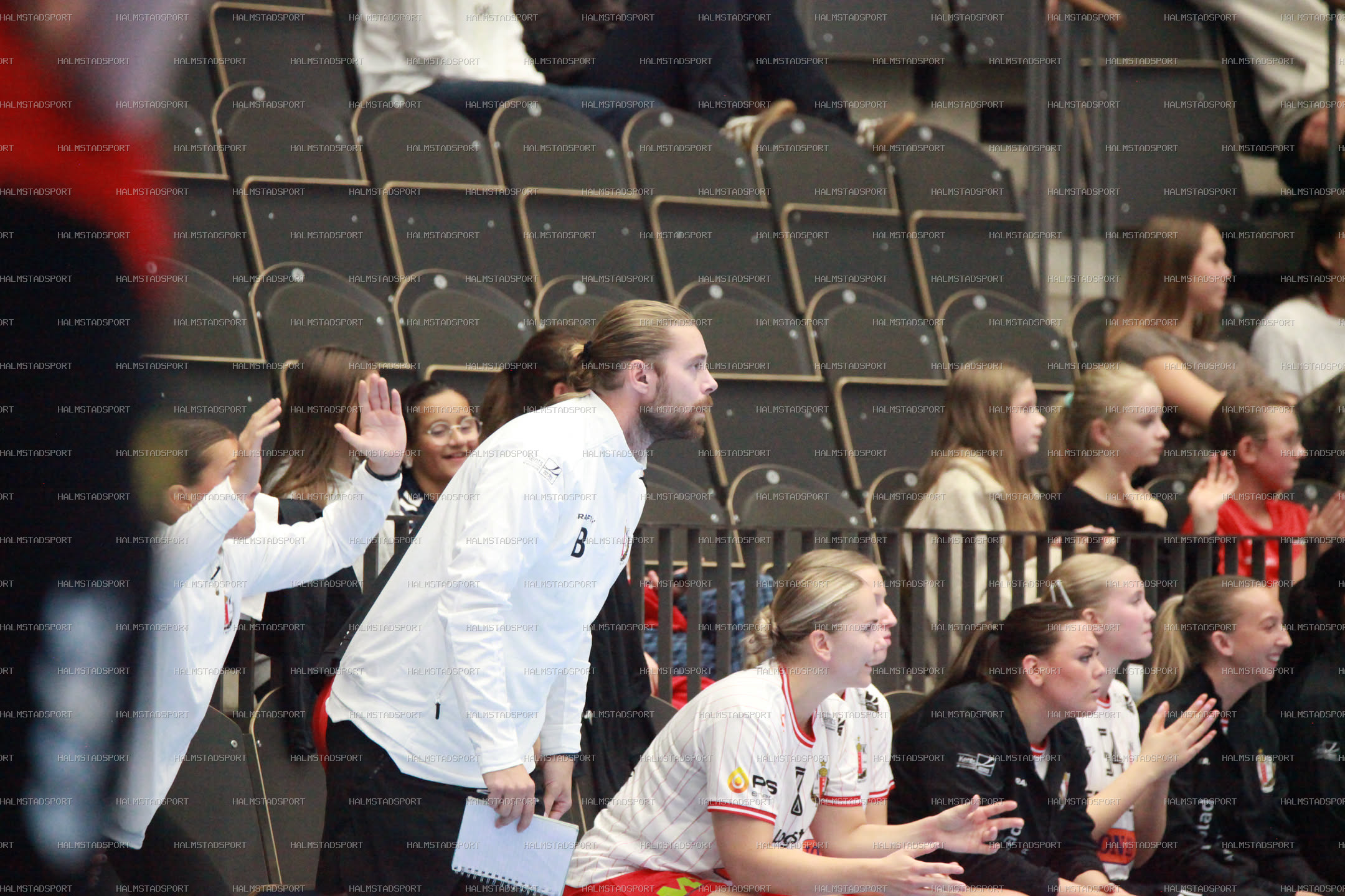 HK Drott - Kärra HF · Foto: Halmstadsport