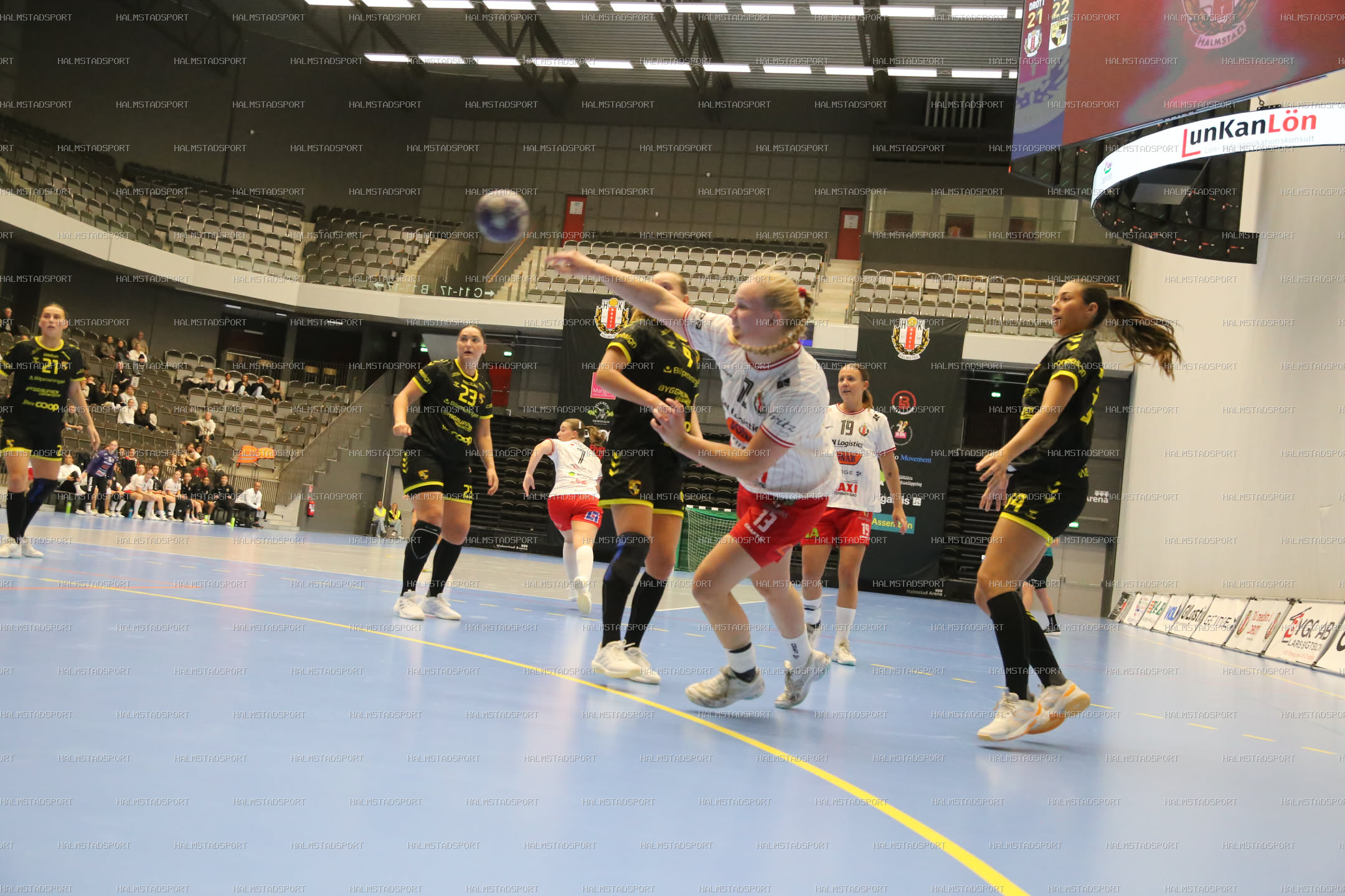 HK Drott - Kärra HF · Foto: Halmstadsport