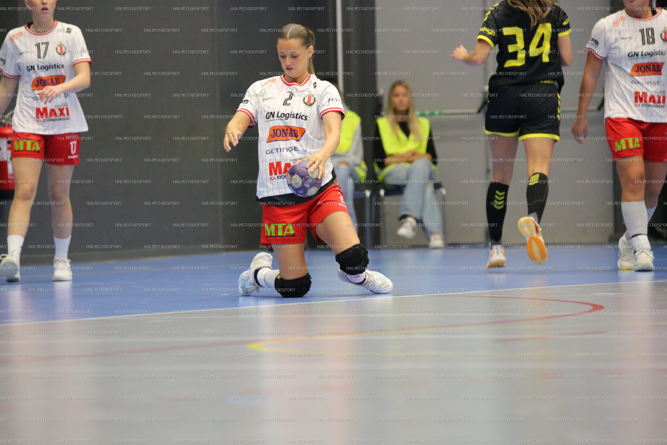 HK Drott - Kärra HF · Foto: Halmstadsport