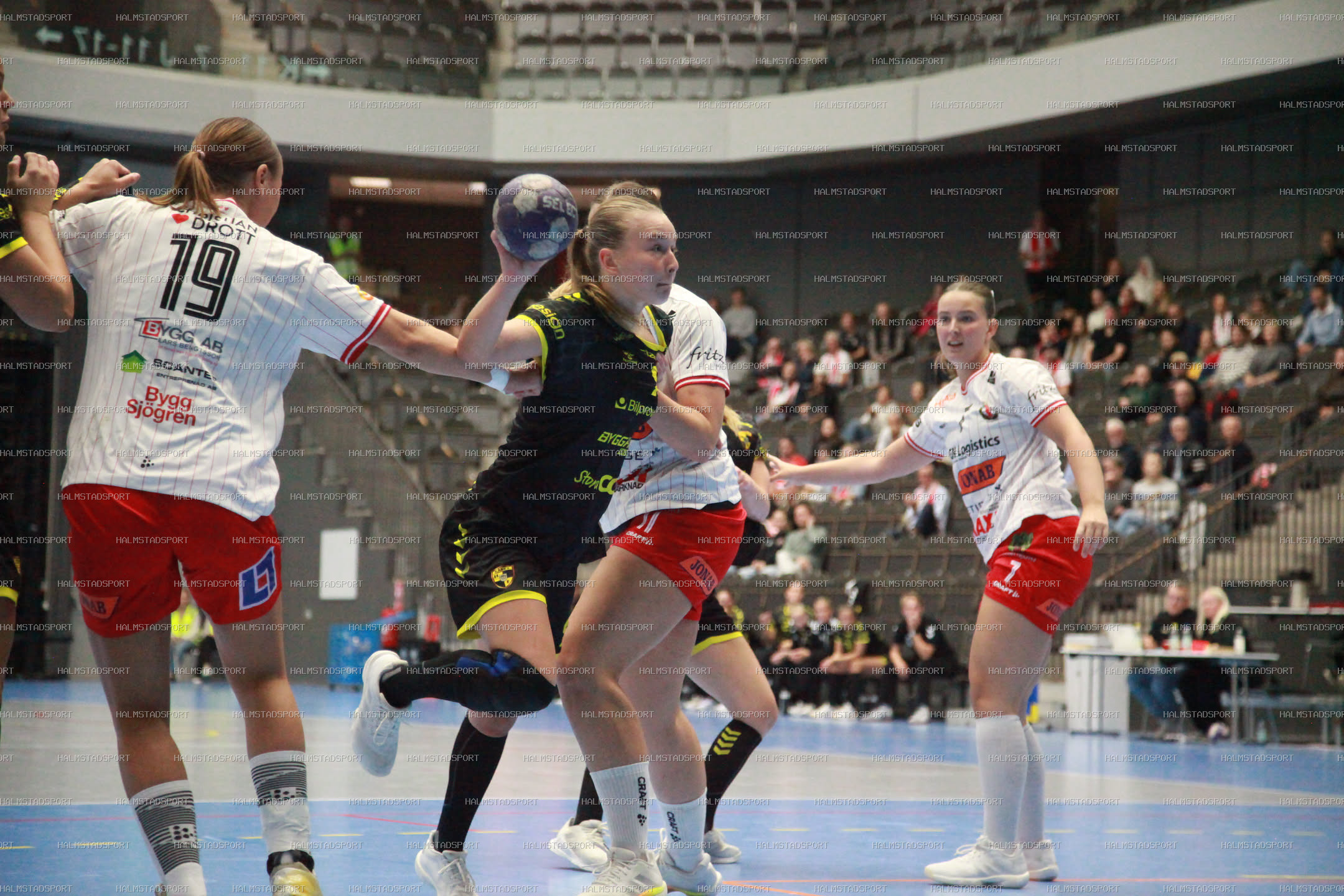 HK Drott - Kärra HF · Foto: Halmstadsport