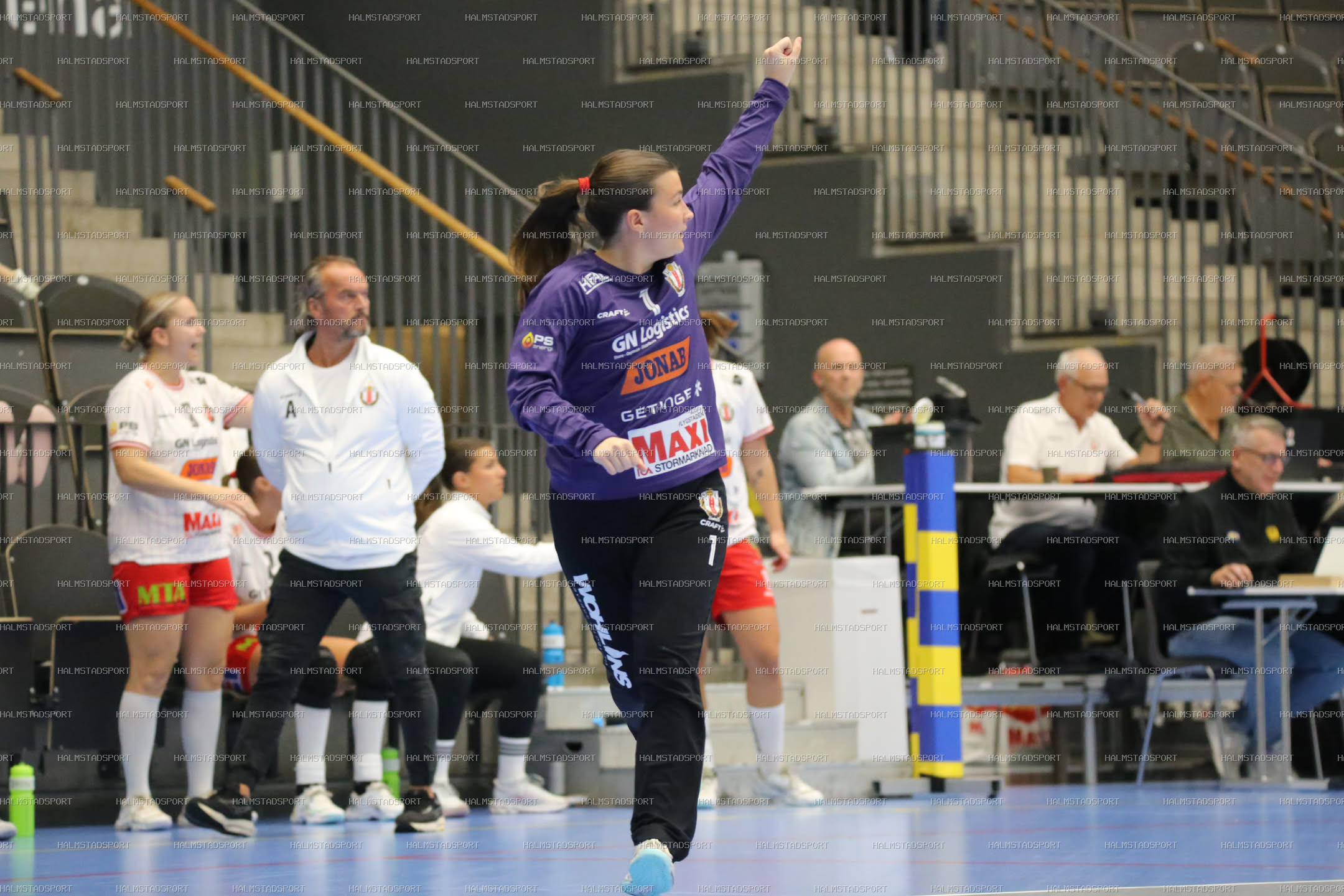 HK Drott - Kärra HF · Foto: Halmstadsport