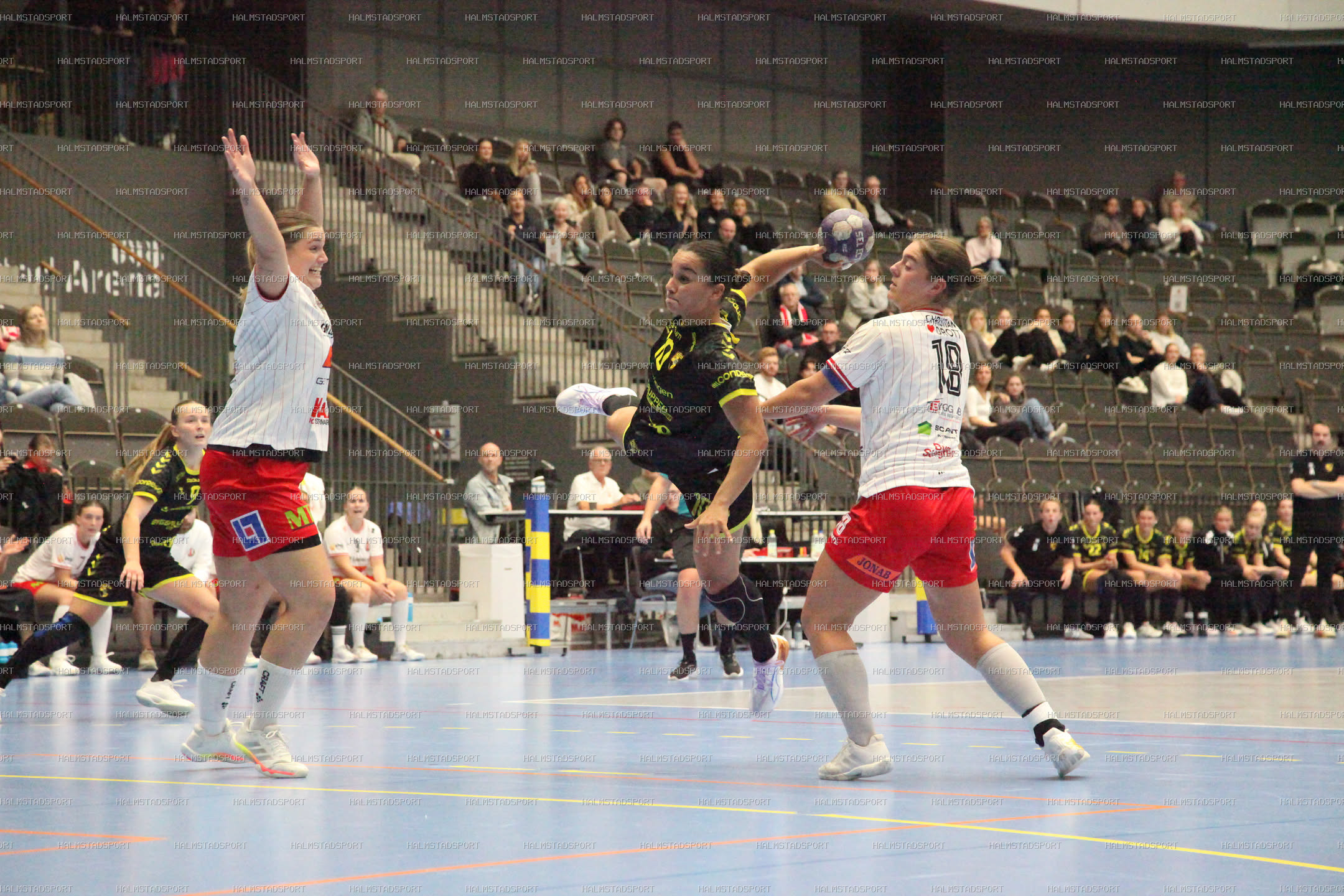 HK Drott - Kärra HF · Foto: Halmstadsport