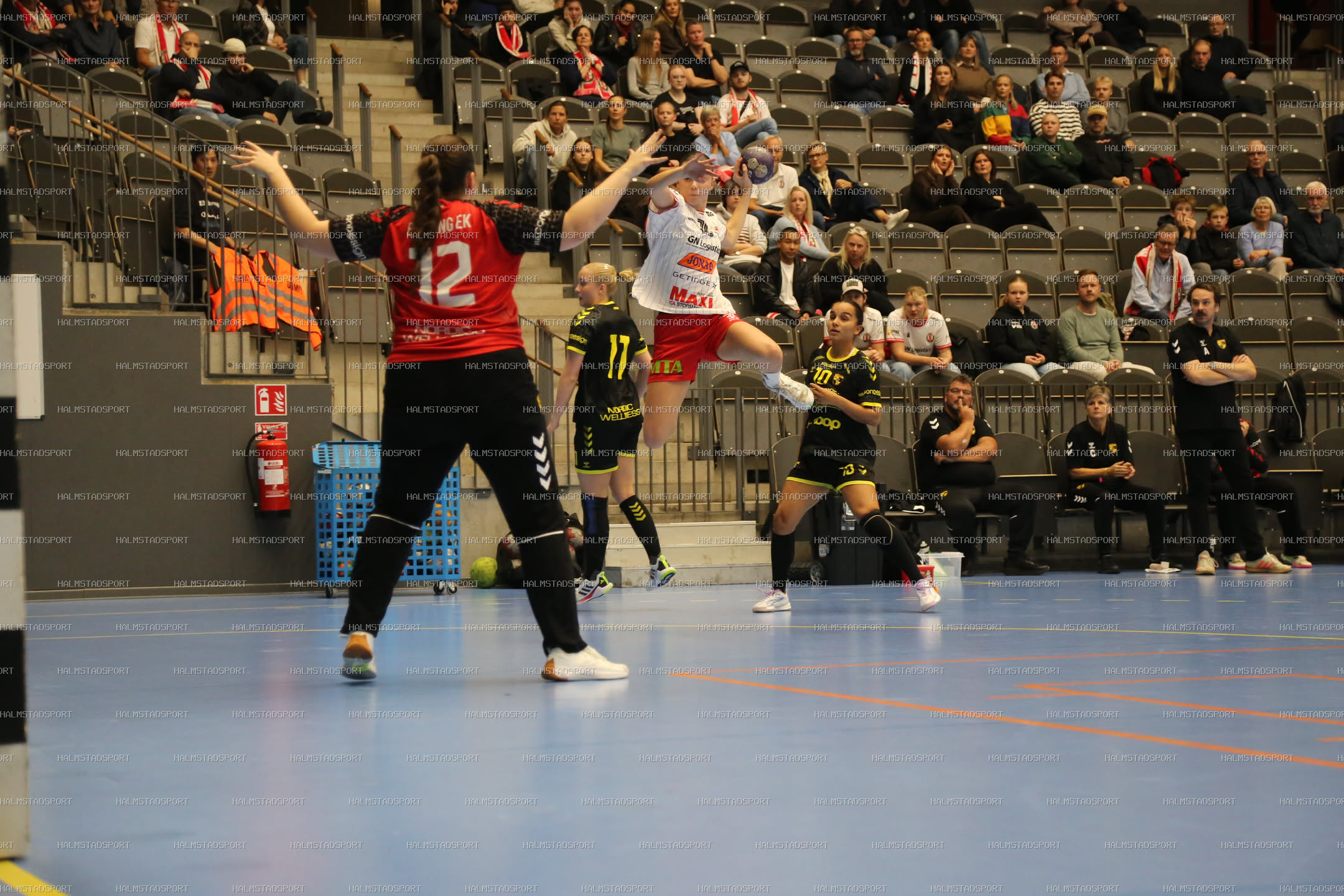 HK Drott - Kärra HF · Foto: Halmstadsport
